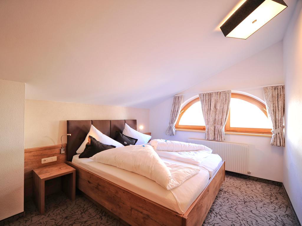 Hotel Roeck Garni Fiss Exterior foto