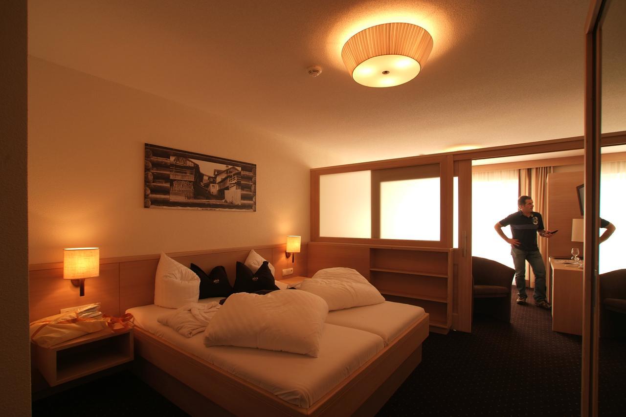 Hotel Roeck Garni Fiss Exterior foto
